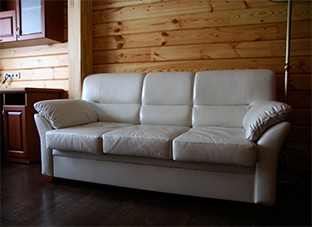 Кожаный диван для кабинета